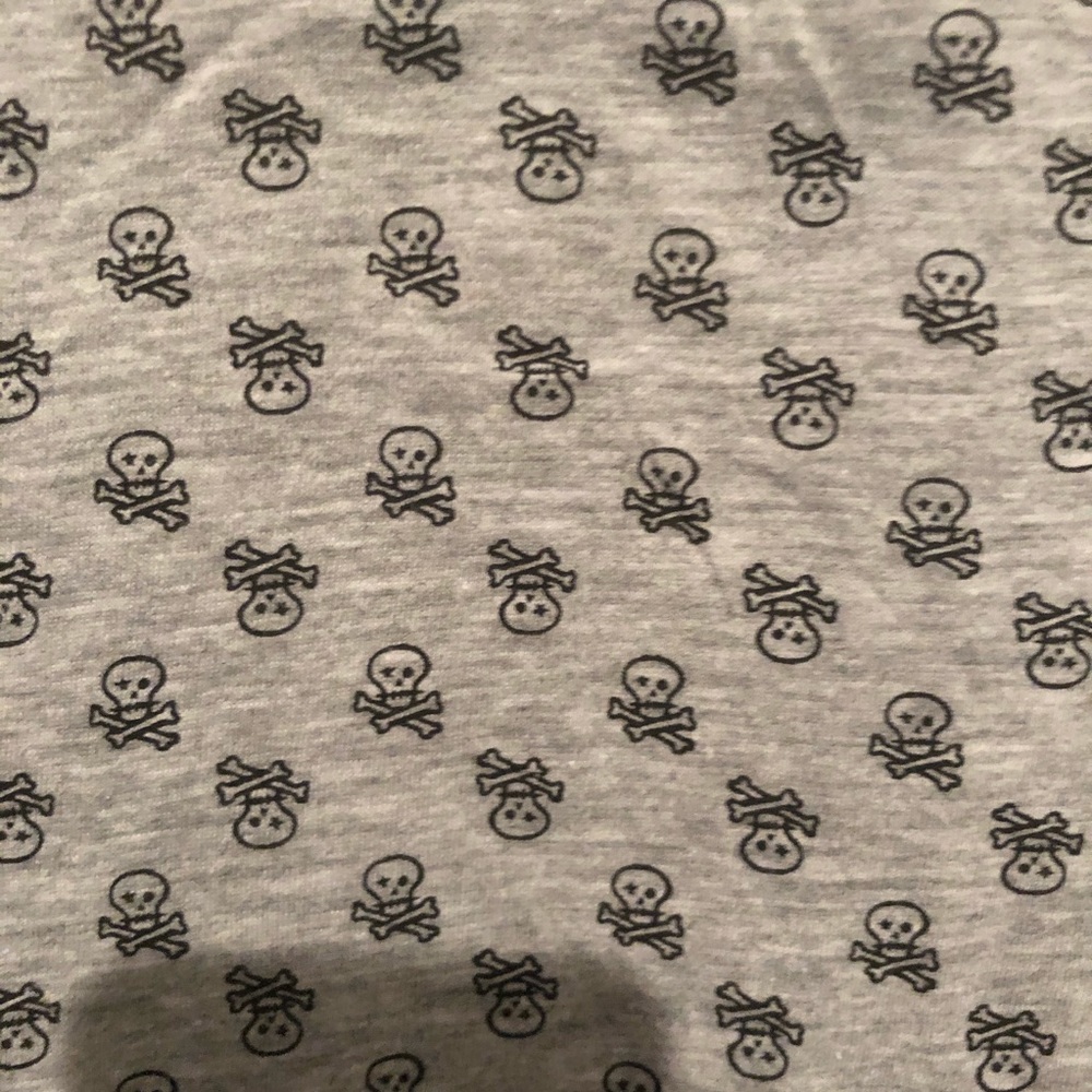 Gray Skull Print Short Sleeve Tee